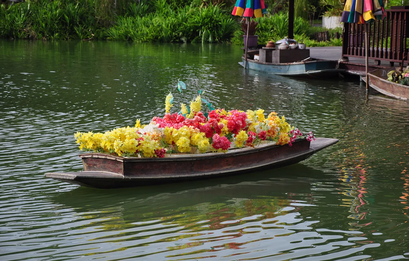 Фото обои пейзаж, цветы, лодка
