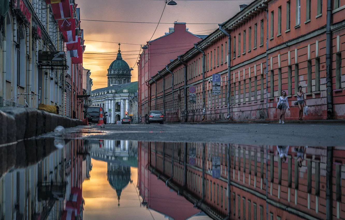 Фото обои город, отражение, улица, здания, дома, Питер, лужа, Санкт-Петербург