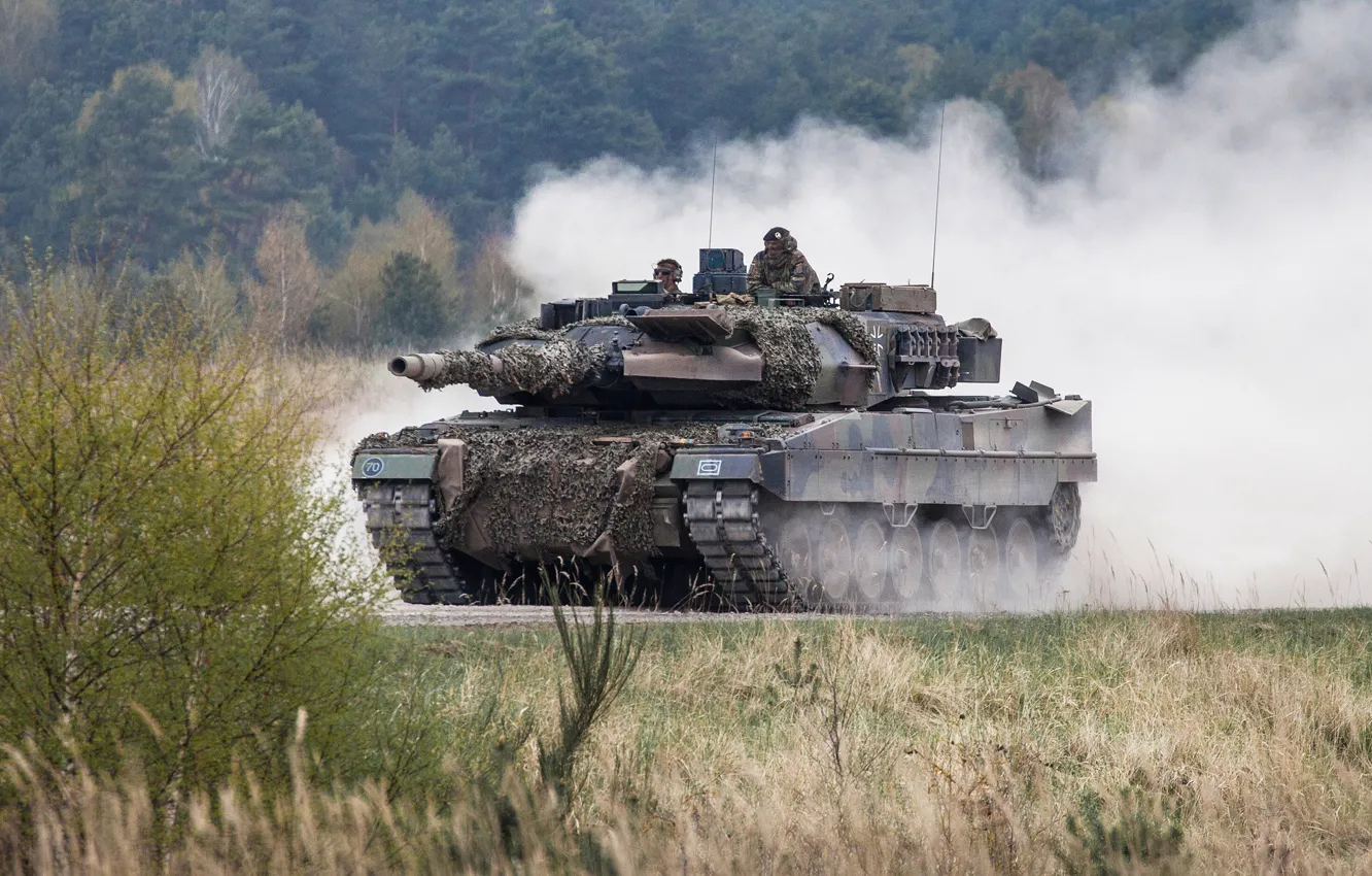 Фото обои пыль, танк, боевой, Leopard 2A6M