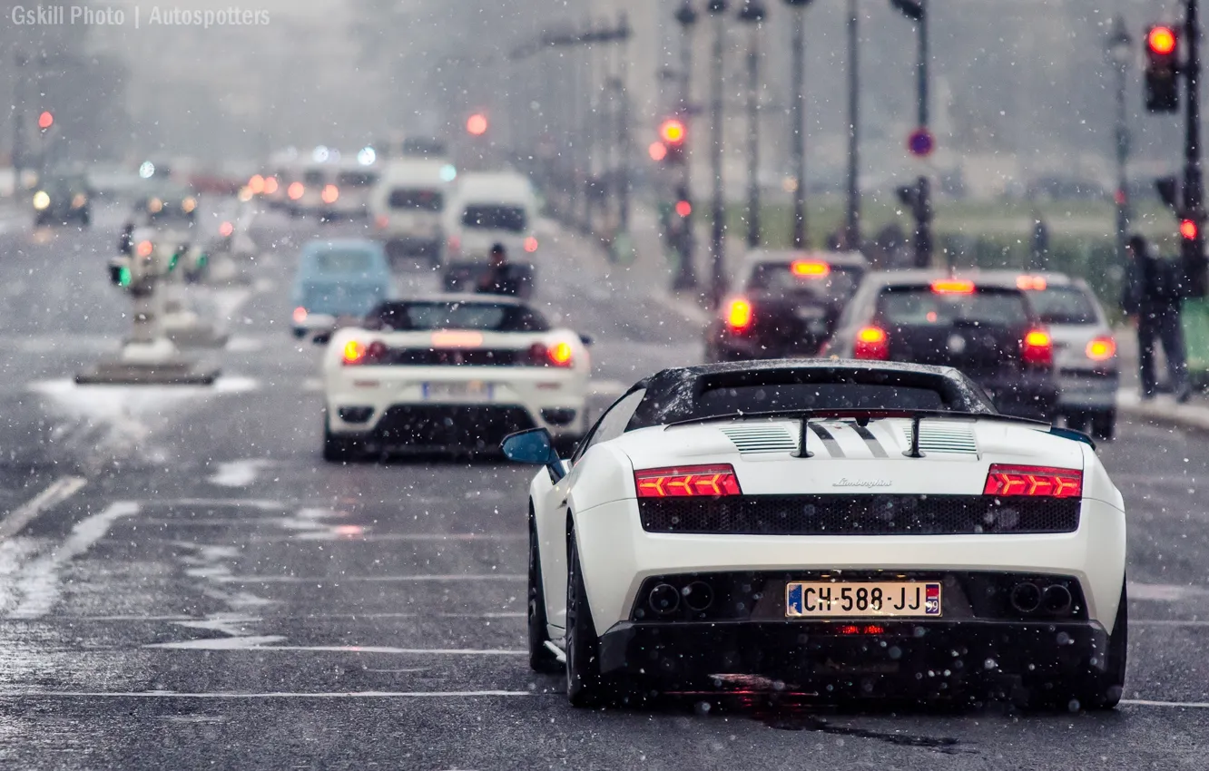 Фото обои дорога, снег, Lamborghini, светофор, white, gallardo, ferrari, автомобили