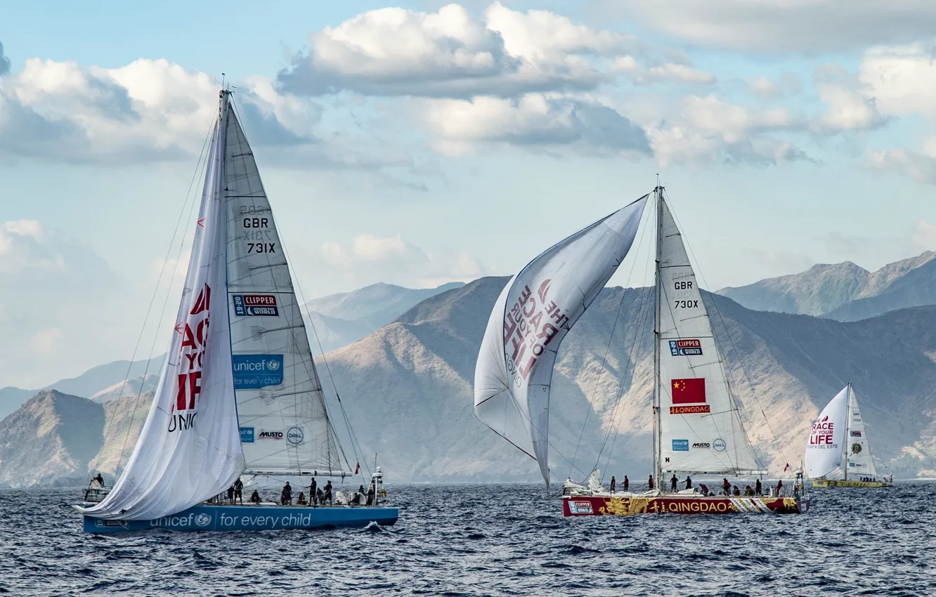 Фото обои море, побережье, спорт, паруса, команды, парусный спорт, спортивные лодки, гоночные лодки