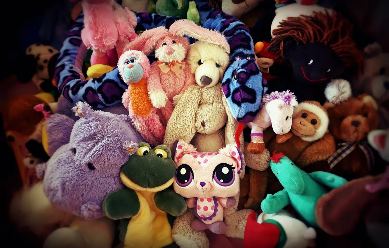 Фото обои игрушка, игрушки, заяц, змея, медведь, обезьяна, пони, бегемот