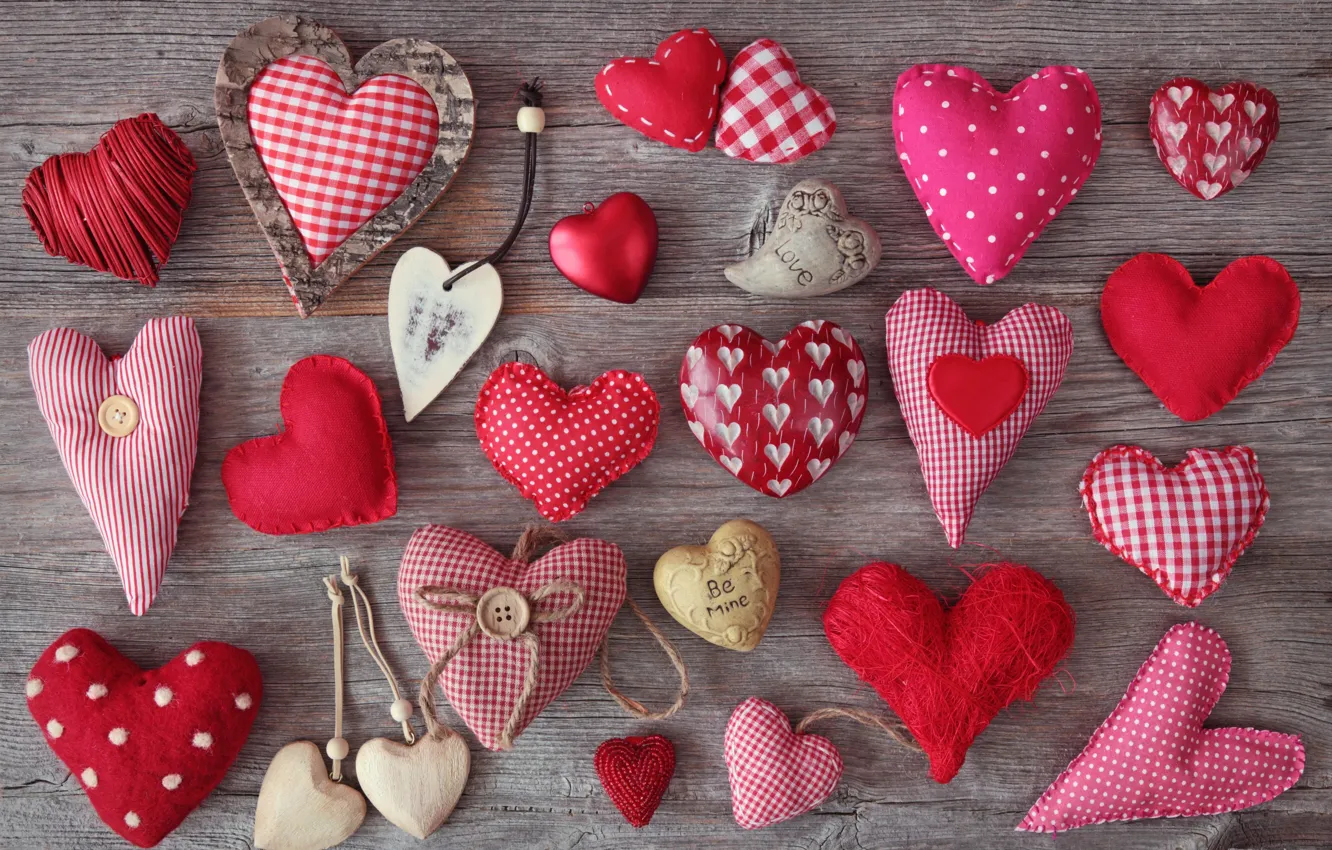Фото обои надписи, дерево, розовая, сердца, сердечки, ткань, красная, подушечки