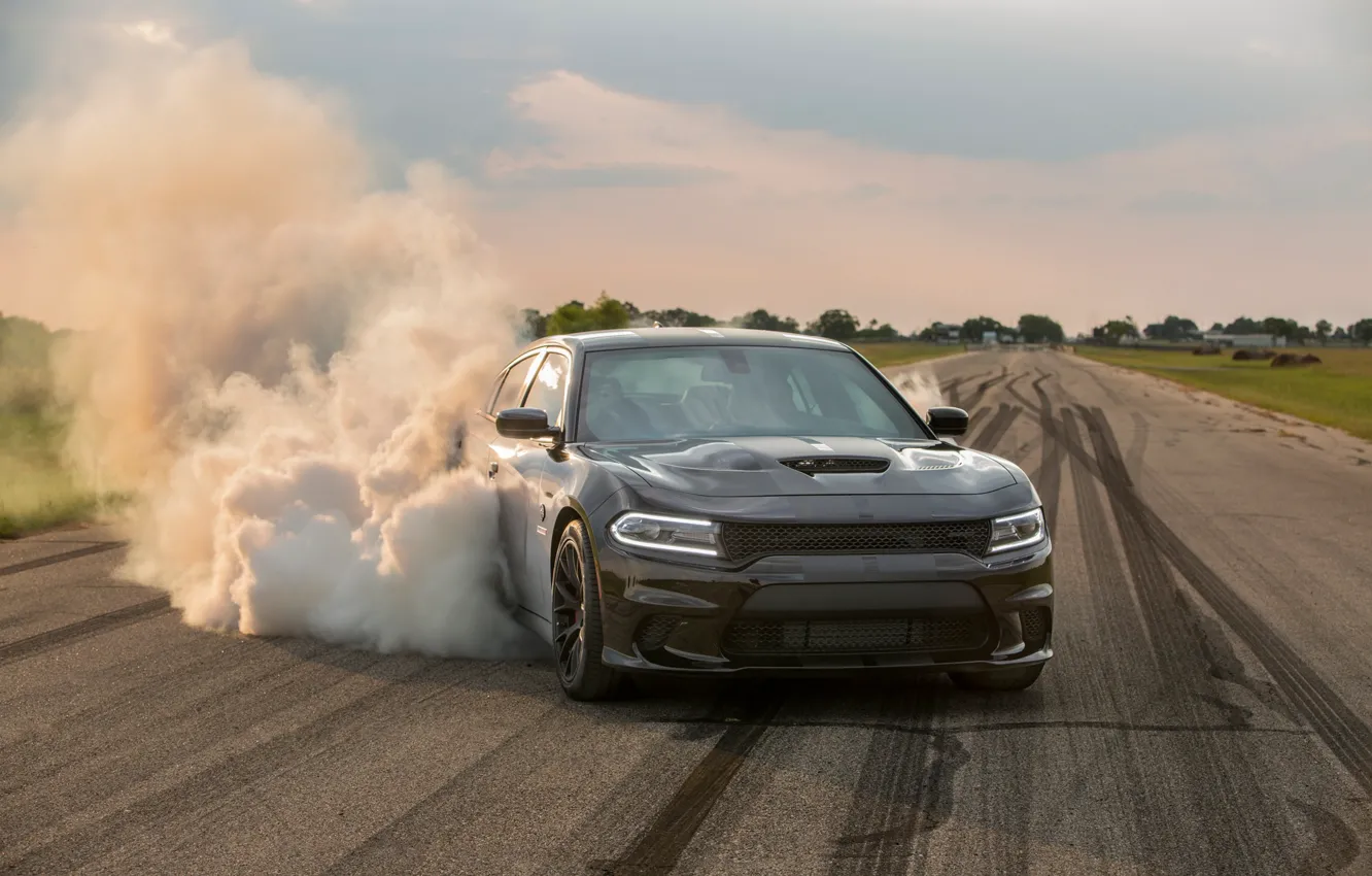 Dodge Challenger srt Hellcat дрифт