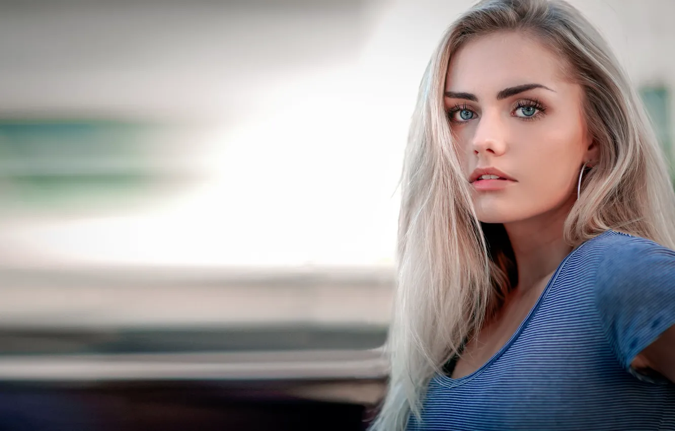 Фото обои взгляд, девушка, украшения, волосы, блондинка