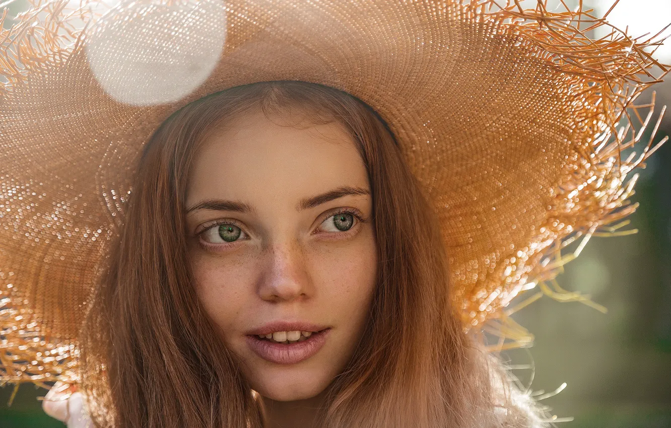 Фото обои улыбка, Девушка, шляпа, веснушки, Юрий Семенов, Анна Панкова