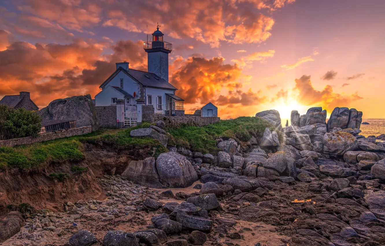 Фото обои Sunset, France, Bretagne, Golden Hour, Pontusval lighthouse