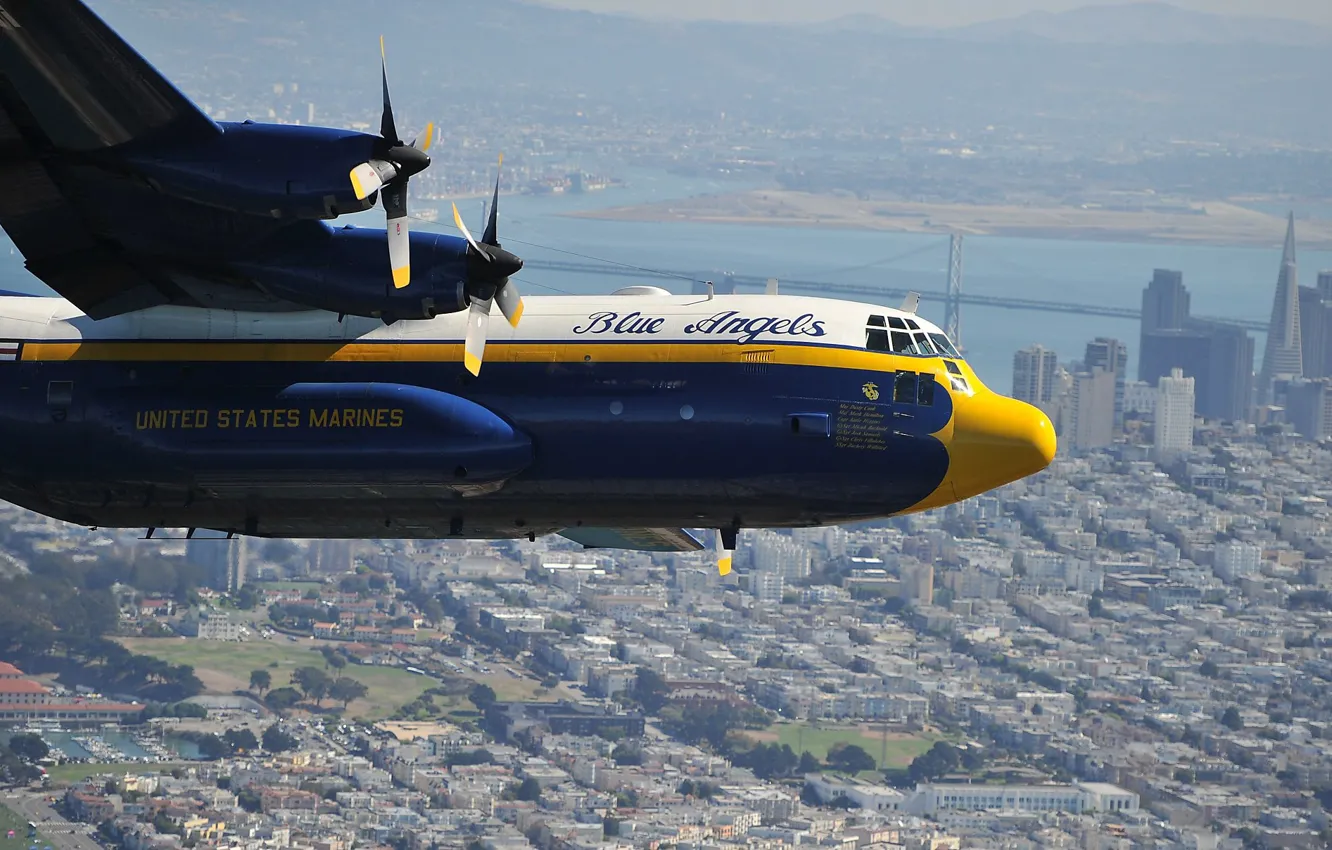 Фото обои город, самолет, Lockheed, военно-транспортный, Hercules, Blue Angels, C-130, КМП США