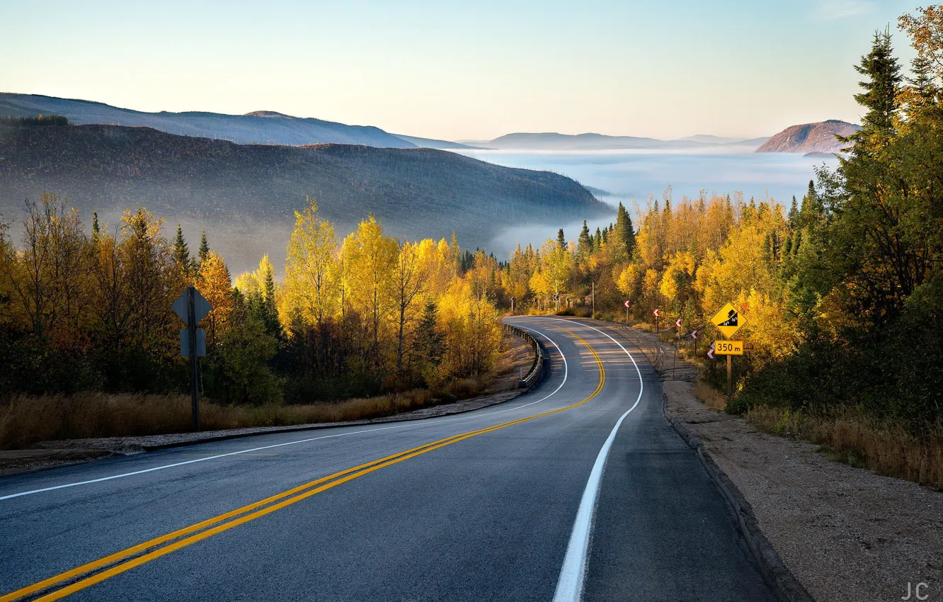 Фото обои дорога, осень, лес, горы, природа, дымка