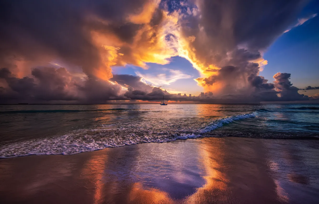 Фото обои песок, море, волны, пляж, небо, облака, свет, пейзаж