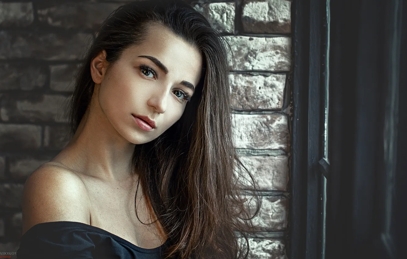 Фото обои girl, wall, long hair, photo, photographer, bricks, blue eyes, model