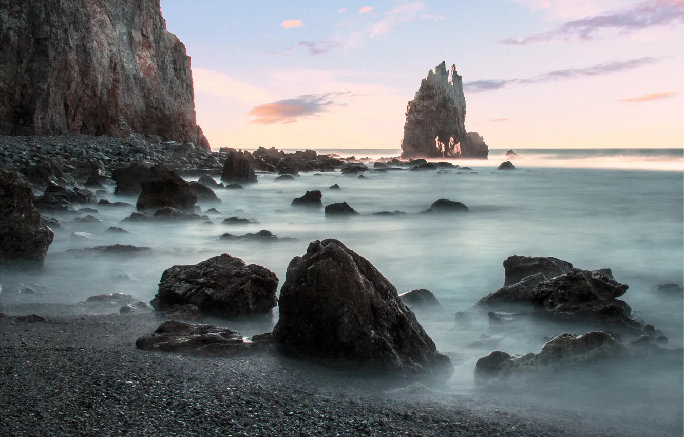 Фото обои море, скала, камни, рассвет, берег
