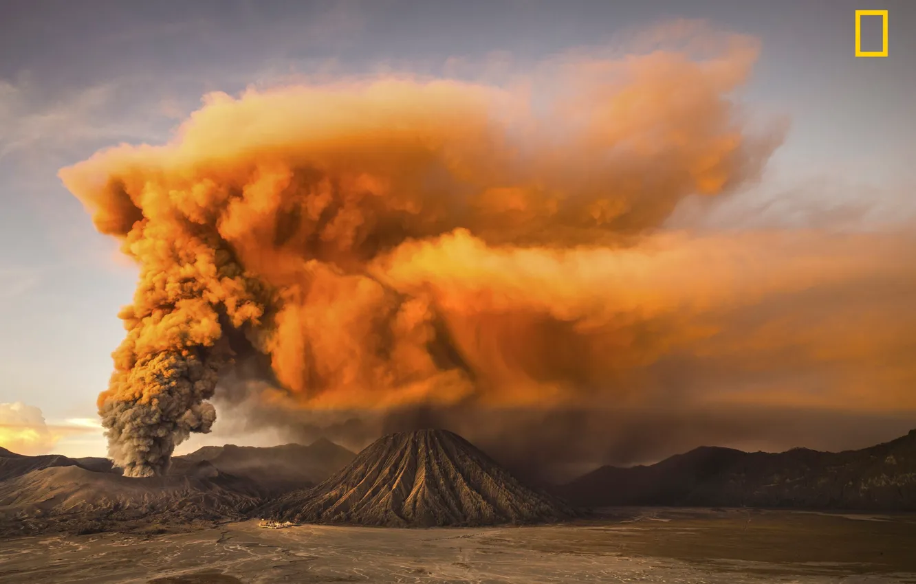 Фото обои горы, пустыня, дым, вулкан, извержение
