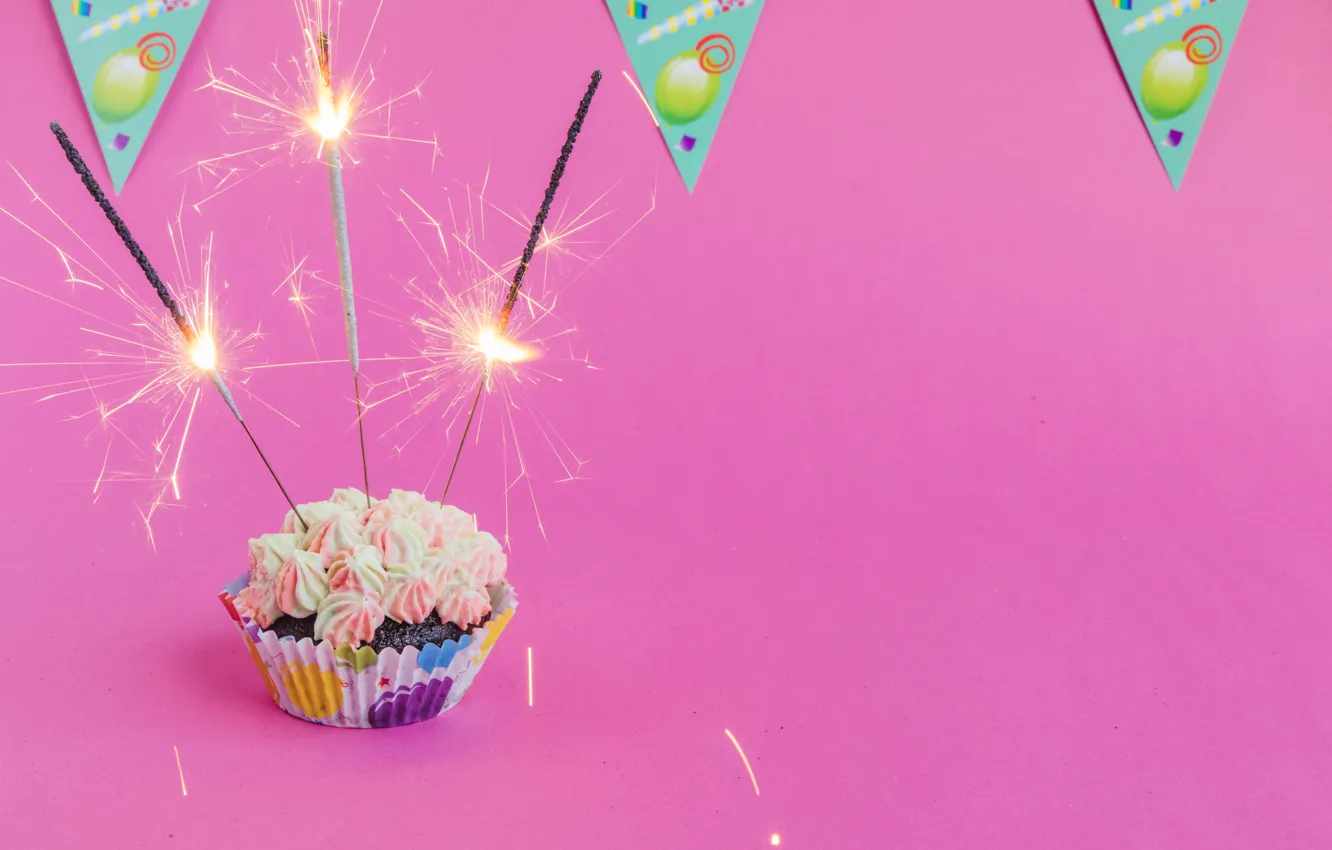 Фото обои день рождения, праздник, флажки, крем, выпечка, flags, cupcake, кекс