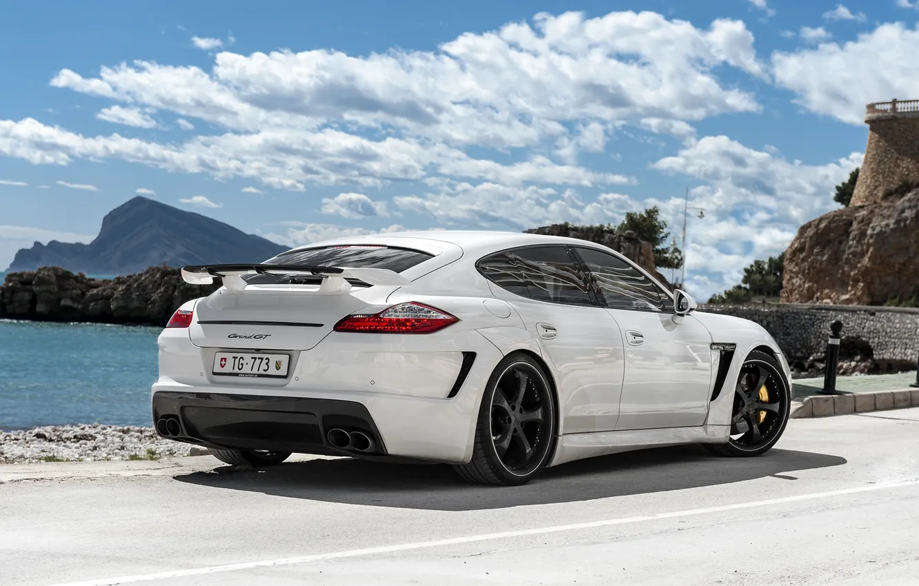 Фото обои Porsche, Panamera, white, tuning