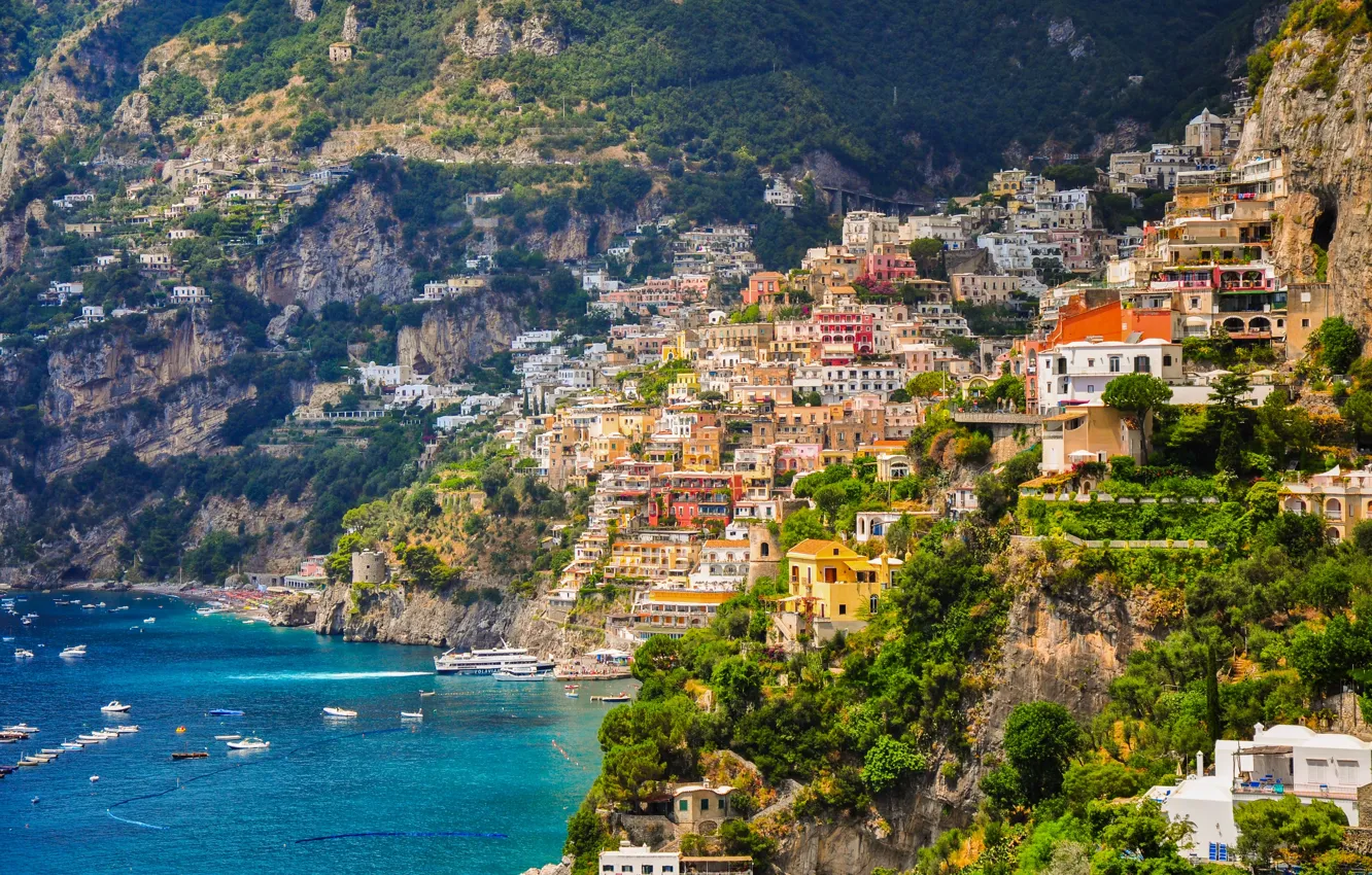 Фото обои море, побережье, здания, лодки, склон, Италия, залив, Italy