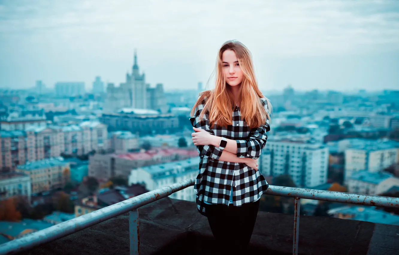 Фото обои крыша, девушка, город, высота, Ivan Gorokhov, Maryana Ro