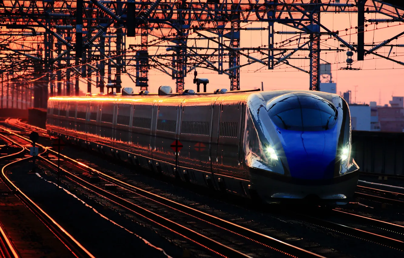 Фото обои рассвет, поезд, станция, вагоны