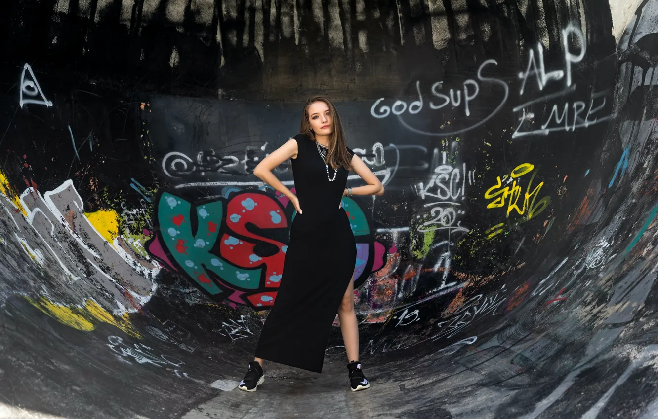 Фото обои wall, graffiti, style, woman, artist, cool, asphalt, font