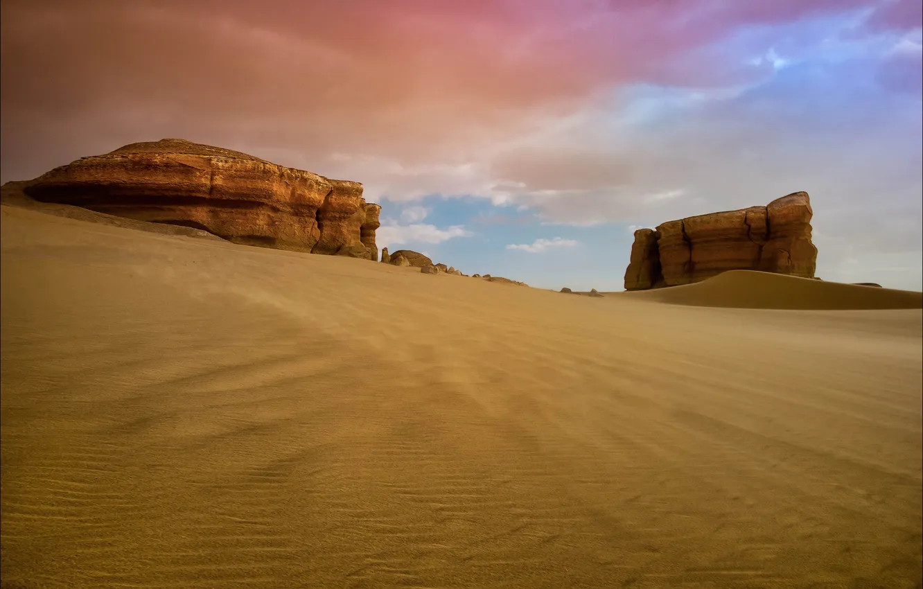 Фото обои песок, небо, облака, скалы, пустыня