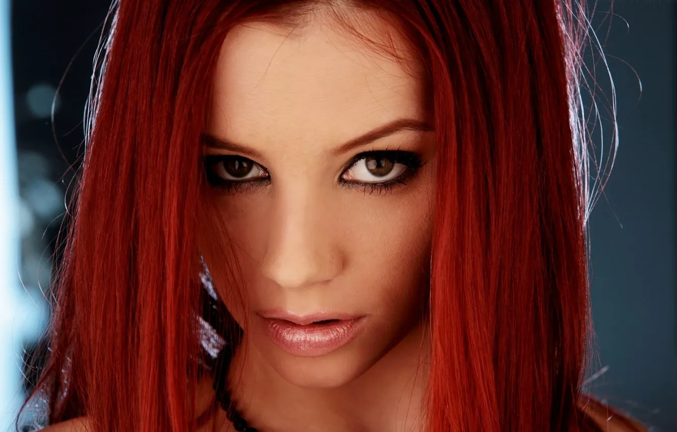 Фото обои взгляд, лицо, волосы, красные, Ariel