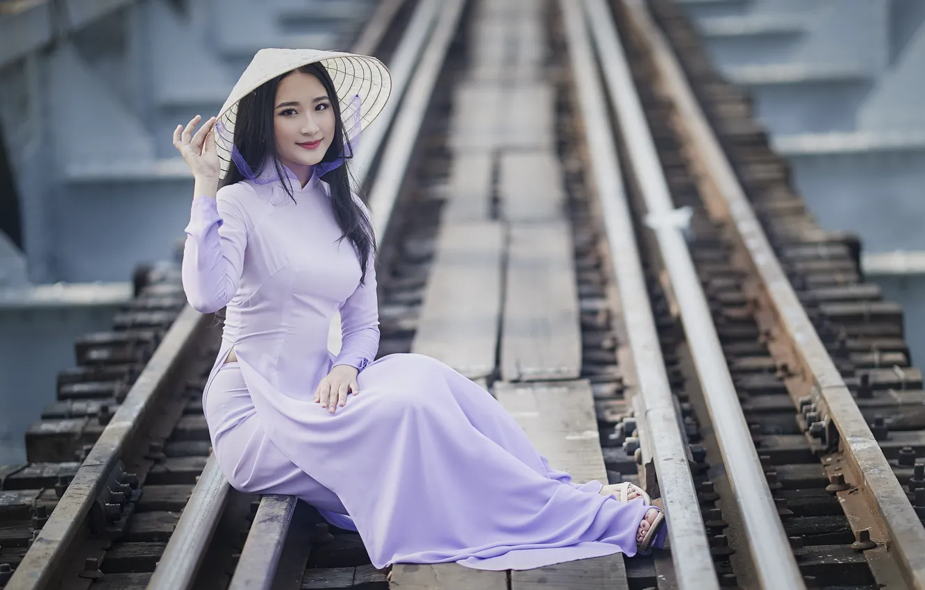Фото обои природа, железная дорога, девушка, азиатка