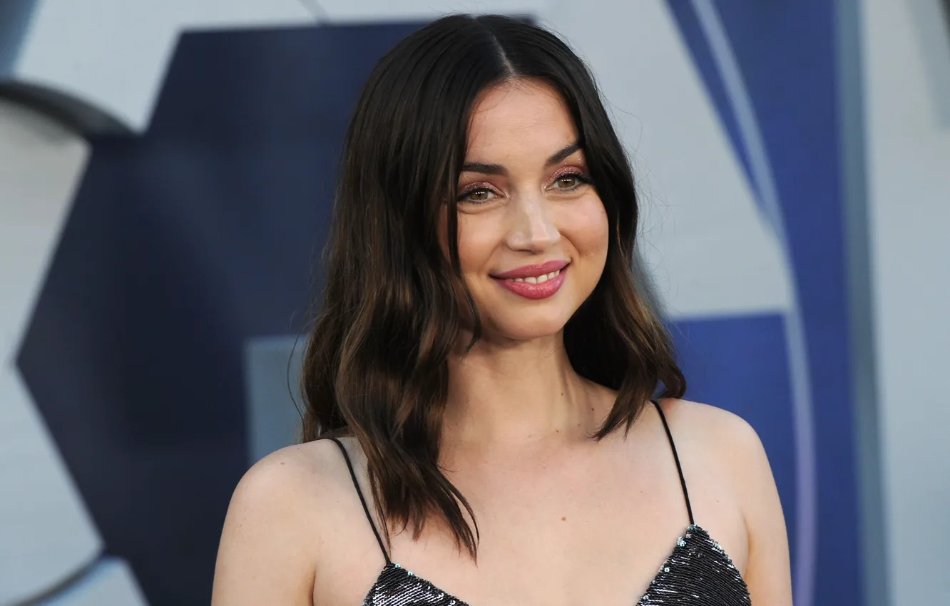 Фото обои взгляд, улыбка, макияж, актриса, hair, фотосесия, Ana de Armas, Ана де Армас