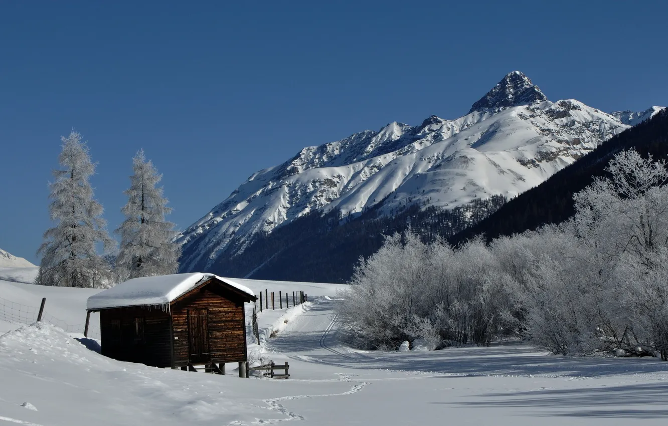 Фото обои зима, дорога, снег, горы, дом