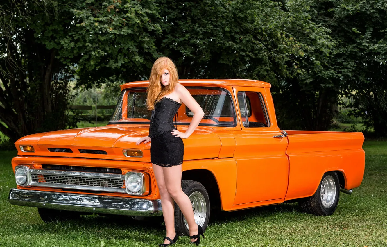 Фото обои девушка, фон, Pick up, Chevrolet C10