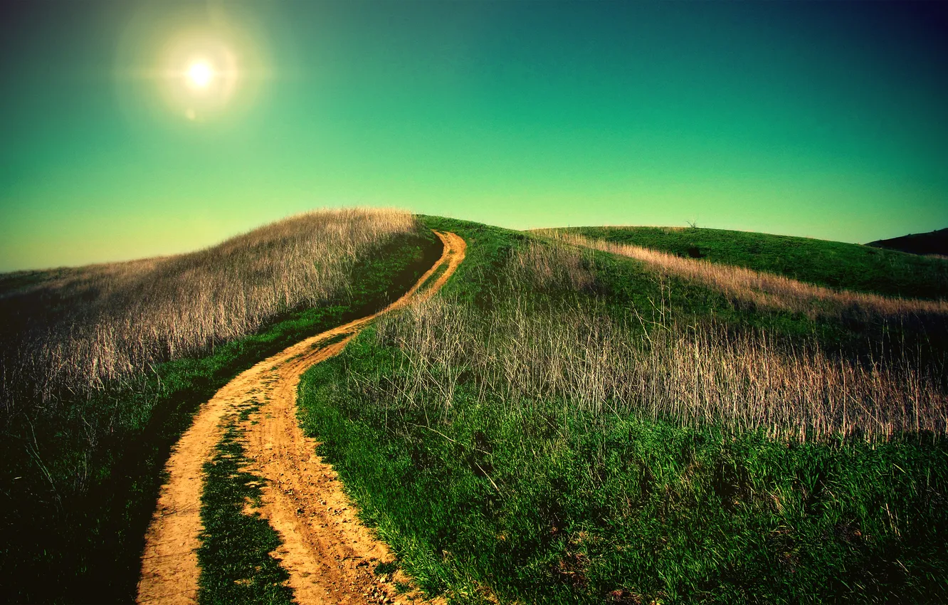 Фото обои дорога, небо, трава, солнце, холмы, горизонт
