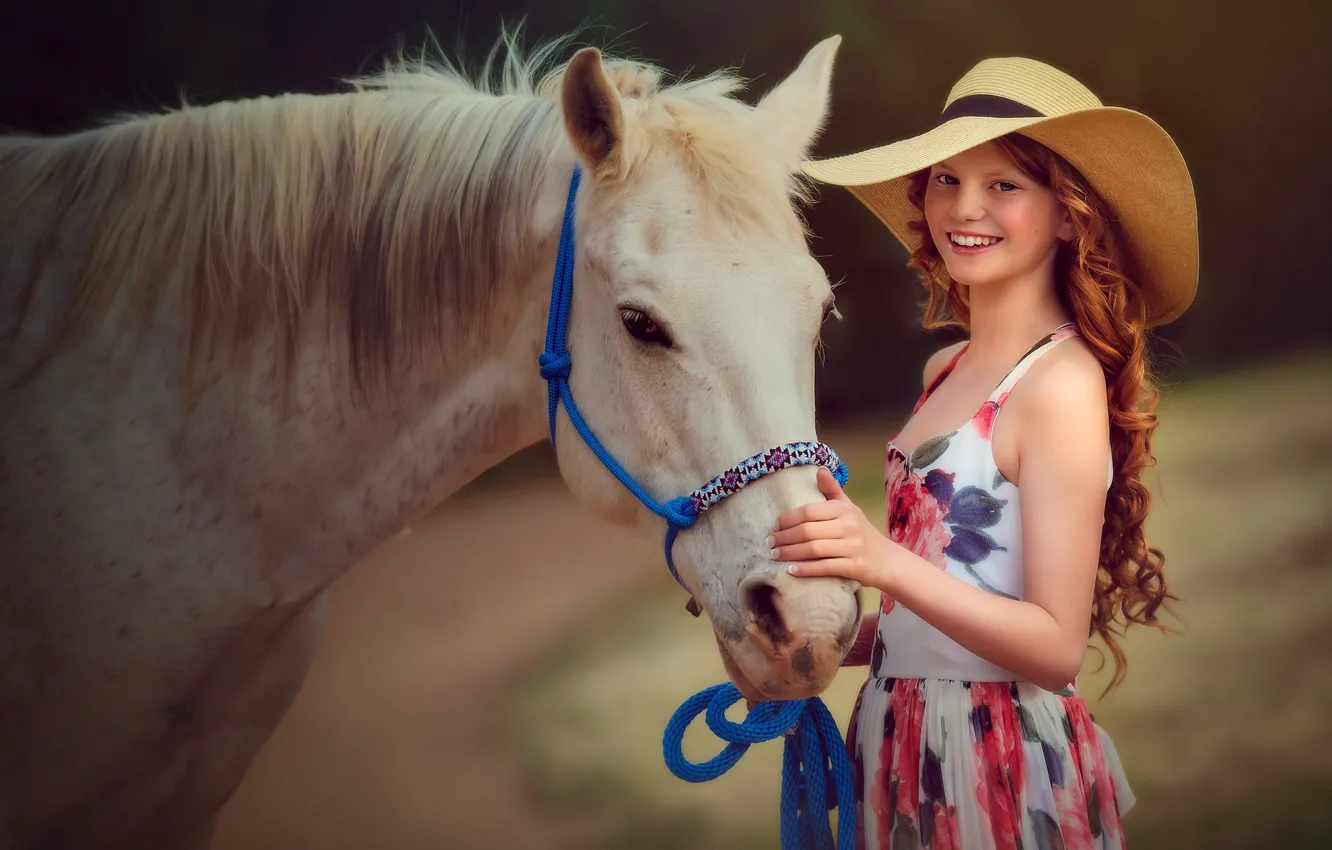 Фото обои конь, девочка, шляпка