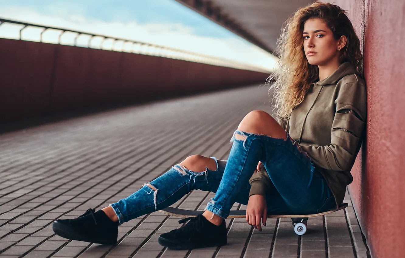 Фото обои girl, young, model, pretty, jeans, skateboard, shirt, long-haired