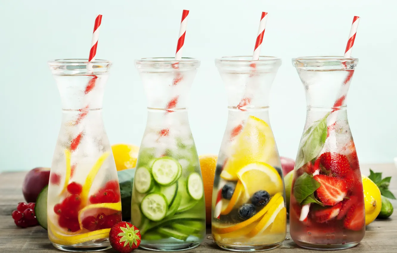 Фото обои ягоды, лимон, лёд, черника, клубника, бутылки, фрукты, трубочки