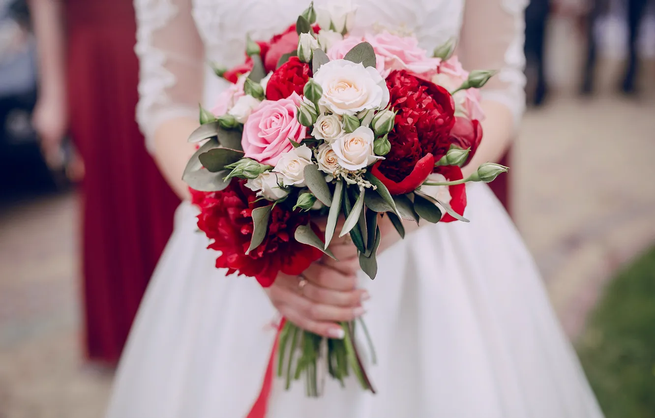 Фото обои розы, букет, платье, невеста, свадьба, пионы