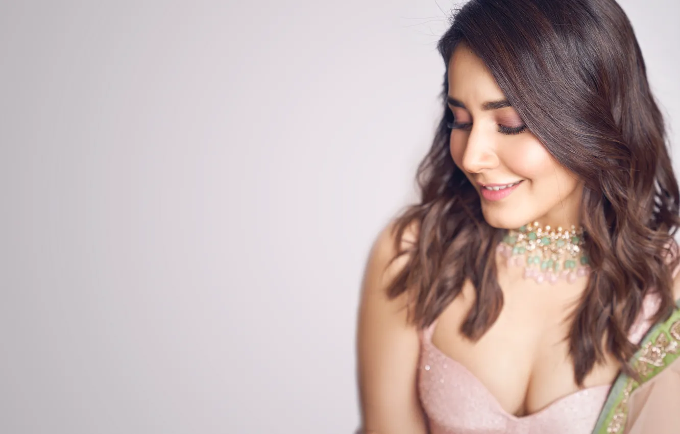 Фото обои girl, sexy, cleavage, eyes, smile, beautiful, figure, model