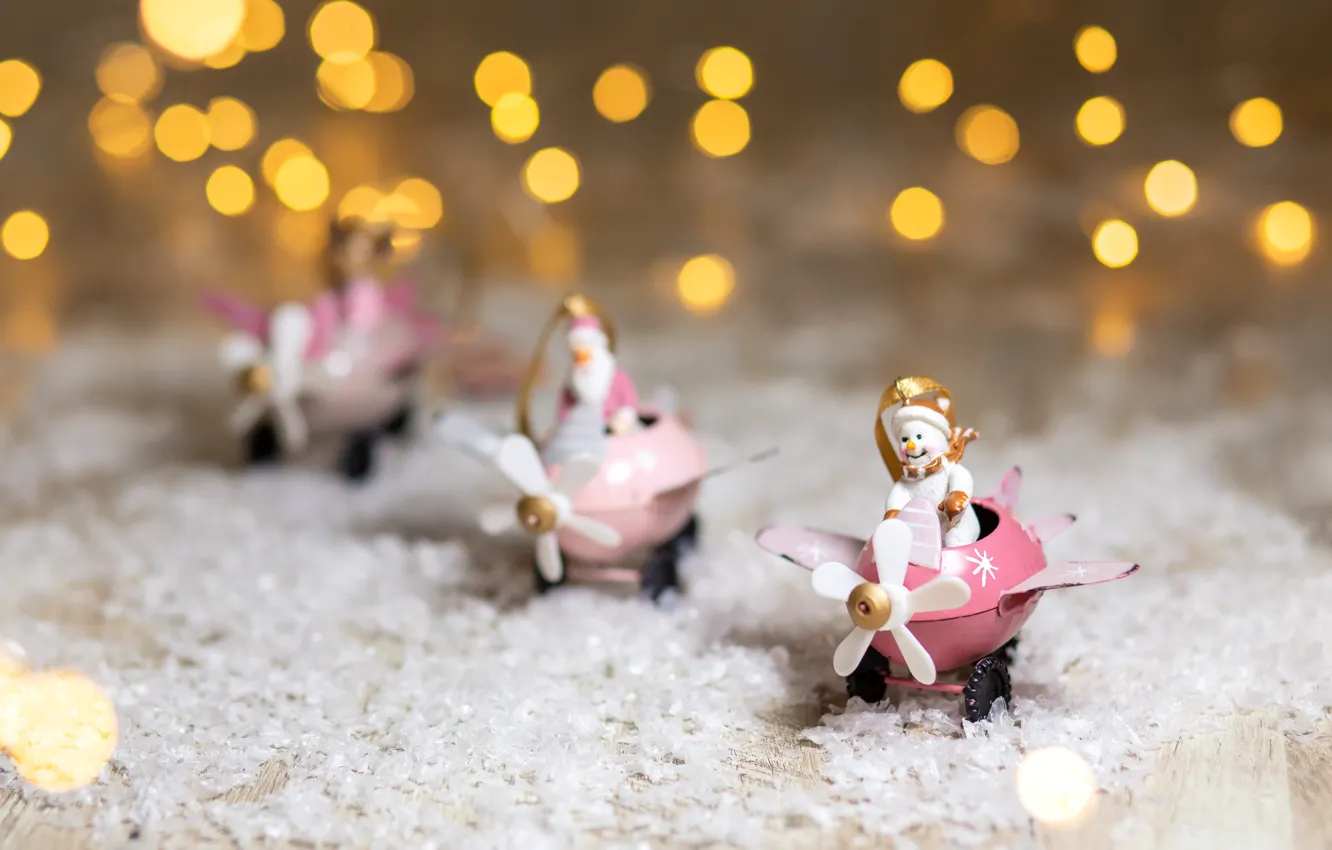 Фото обои снег, праздник, новый год, рождество, снеговик, дед мороз, фигурки, декор