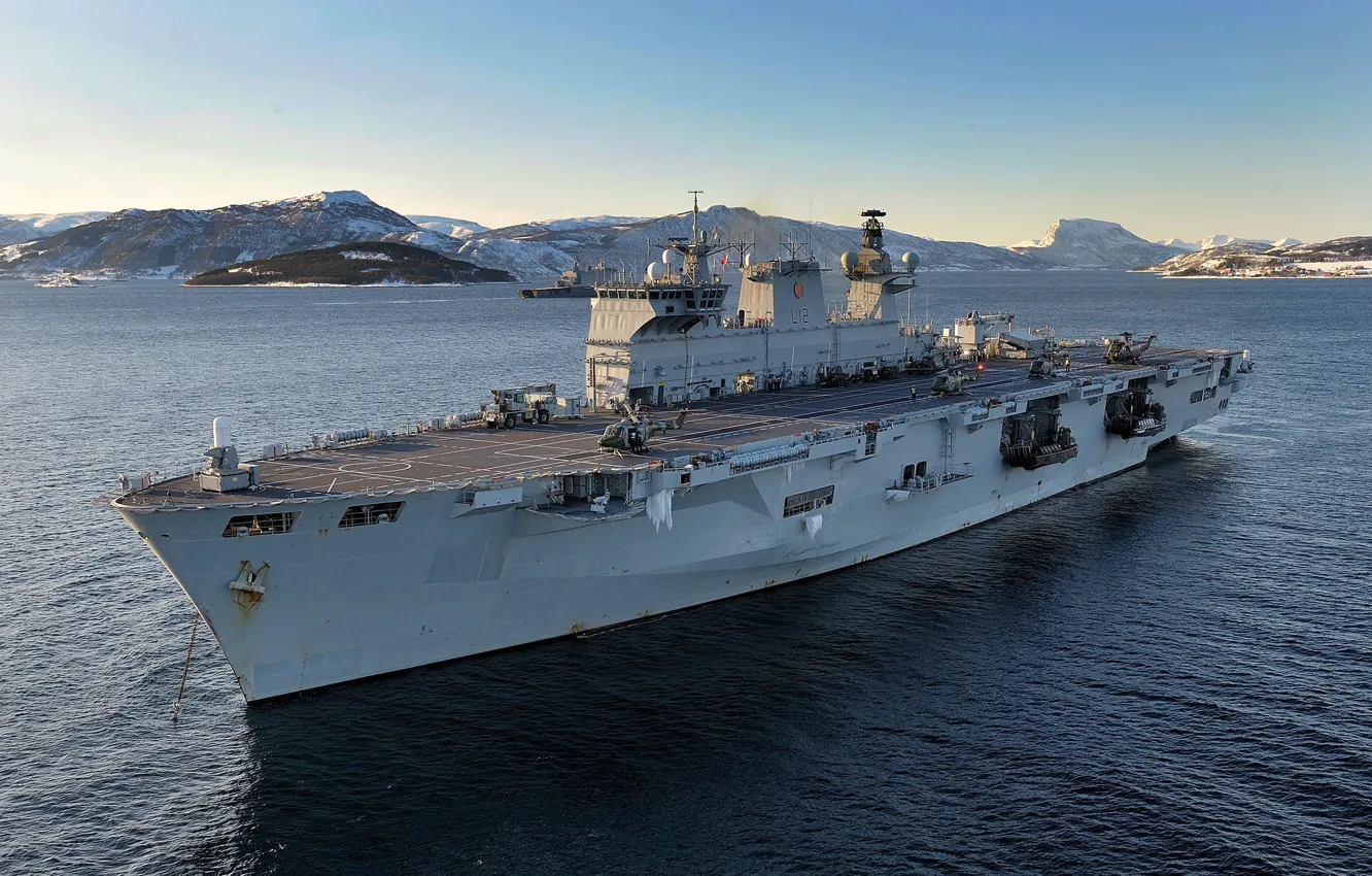 Фото обои море, горы, корабль, флота, десантный, HMS Ocean, (L12), Королевского