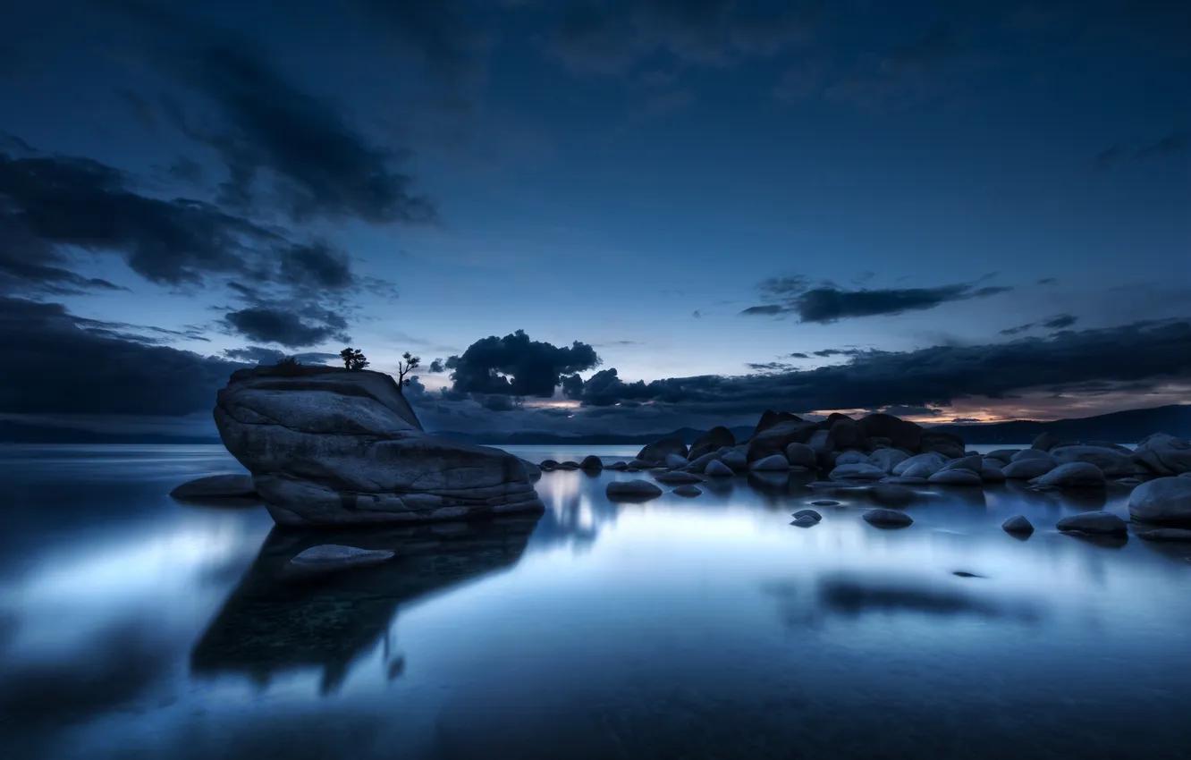 Фото обои озеро, отражение, камни, рассвет, nevada, lake tahoe, callifornia