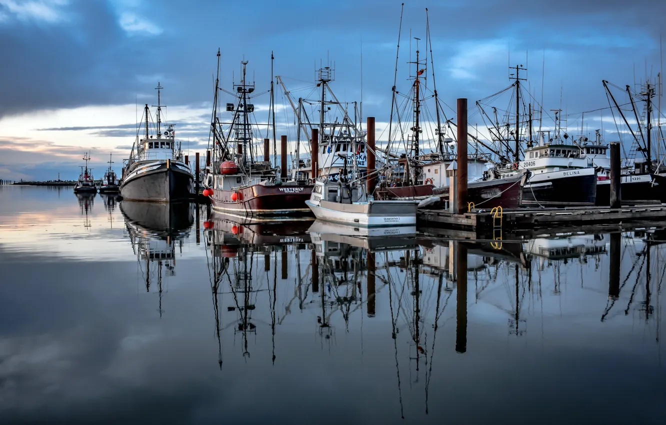 Фото обои Fishing village, Steveston Harbour, Water reflections, Steveston Docks