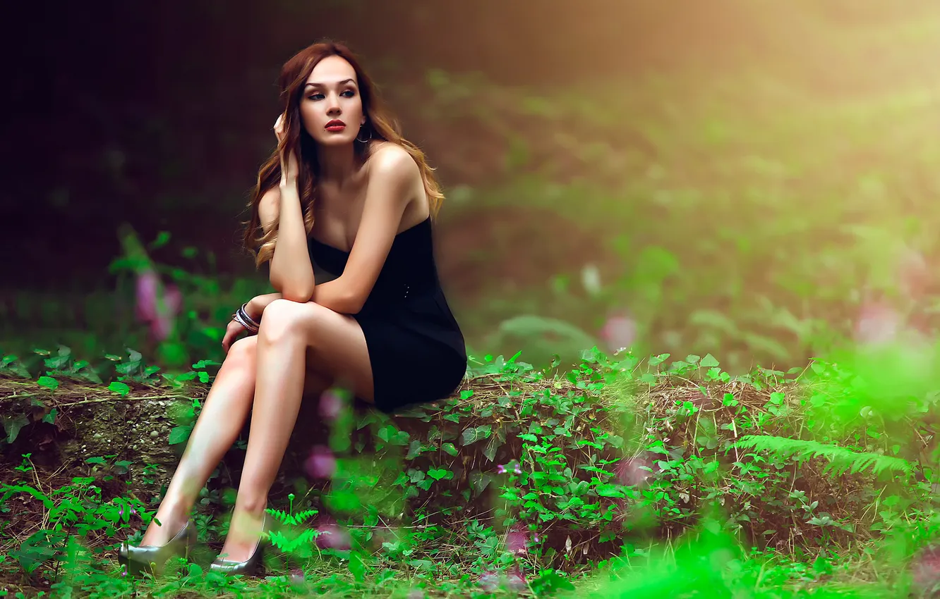 Фото обои взгляд, природа, макияж, платье, Loneliness