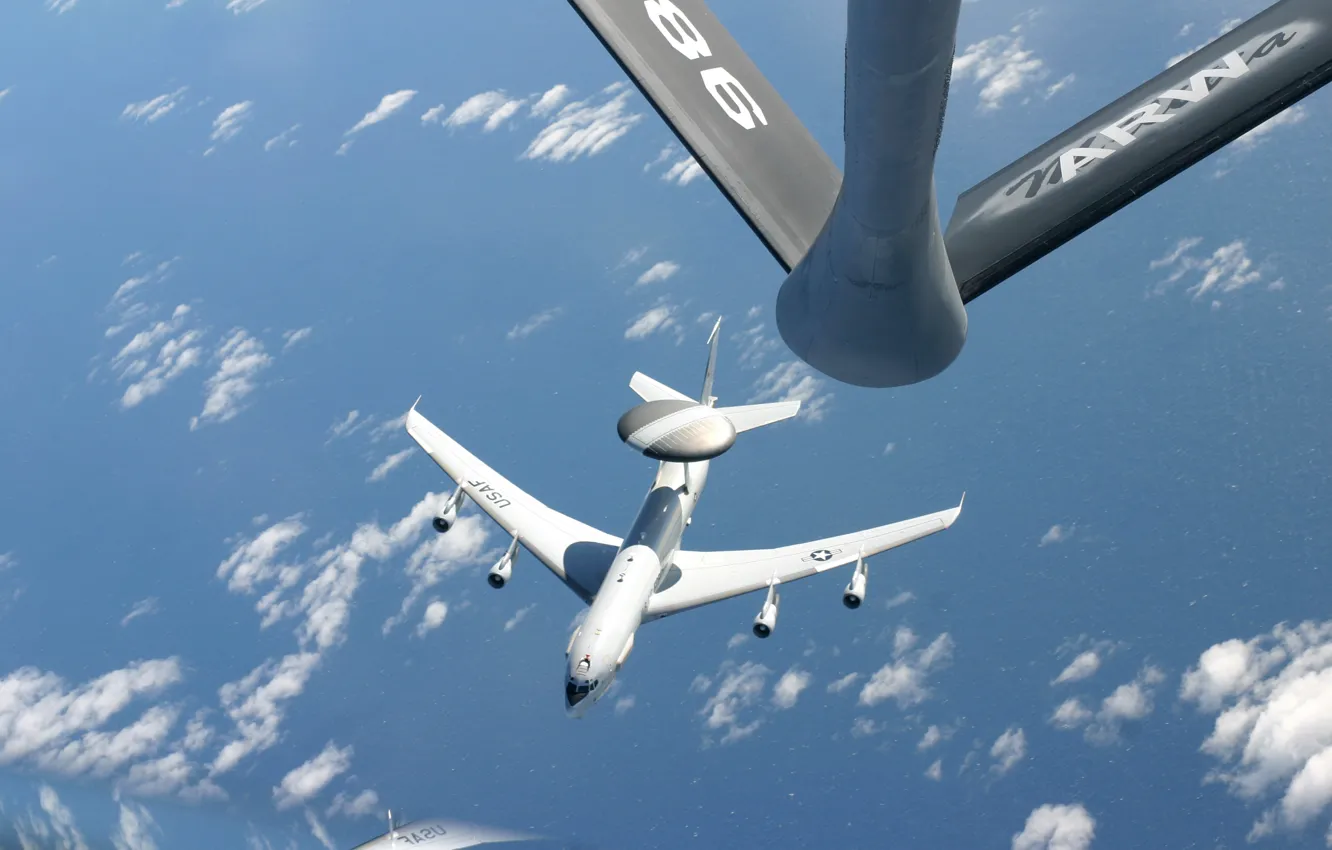 Фото обои океан, дозаправка, ВВС США, ДРЛО E-3 AWACS