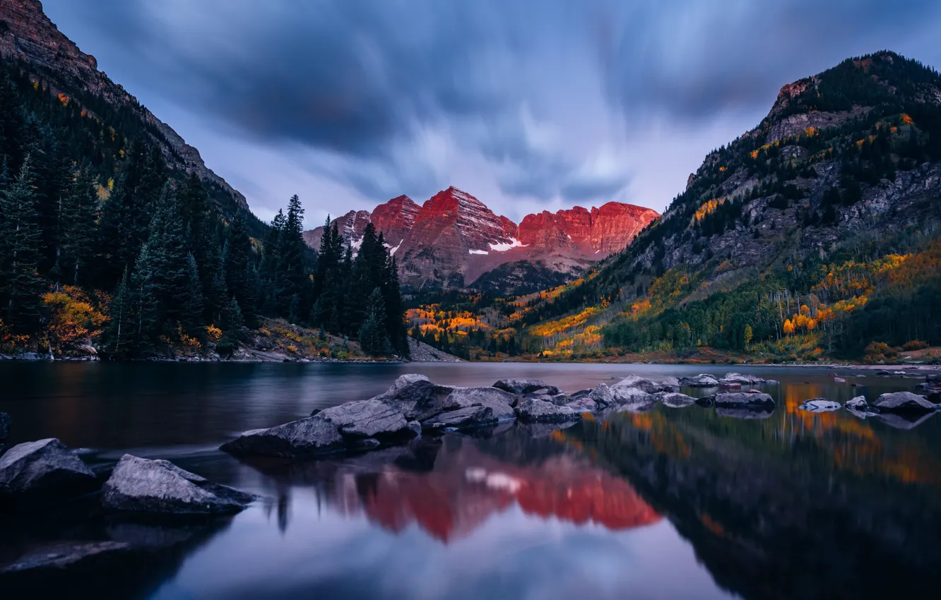 Фото обои forest, autumn, mountains, clouds, lake, stones, reflection