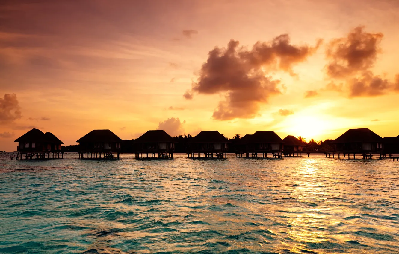 Фото обои море, небо, закат, тропики, побережье, Мальдивы, бунгало