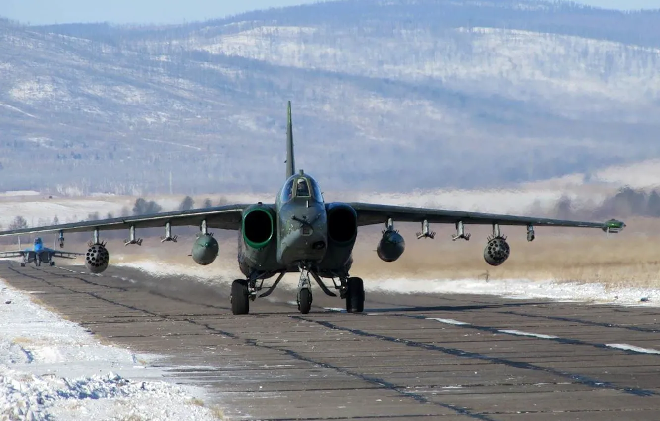 Фото обои аэродром, миг-29, Грач, Су-25, Frogfoot, советский/российский бронированный дозвуковой штурмовик