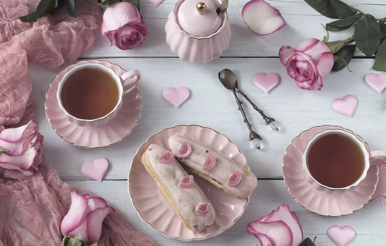 Фото обои чай, розы, чашки, пирожное, блюдца, эклеры, Julija Vilvarin