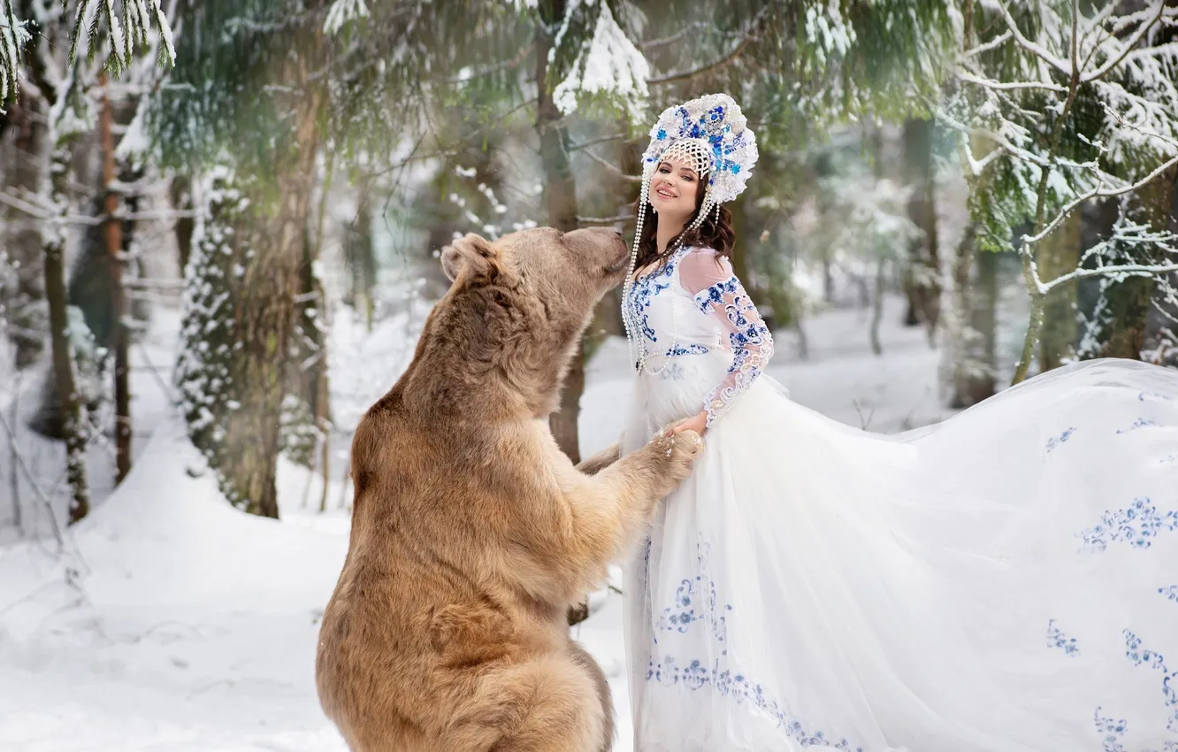 Фото обои зима, лес, взгляд, девушка, снег, ветки, природа, поза