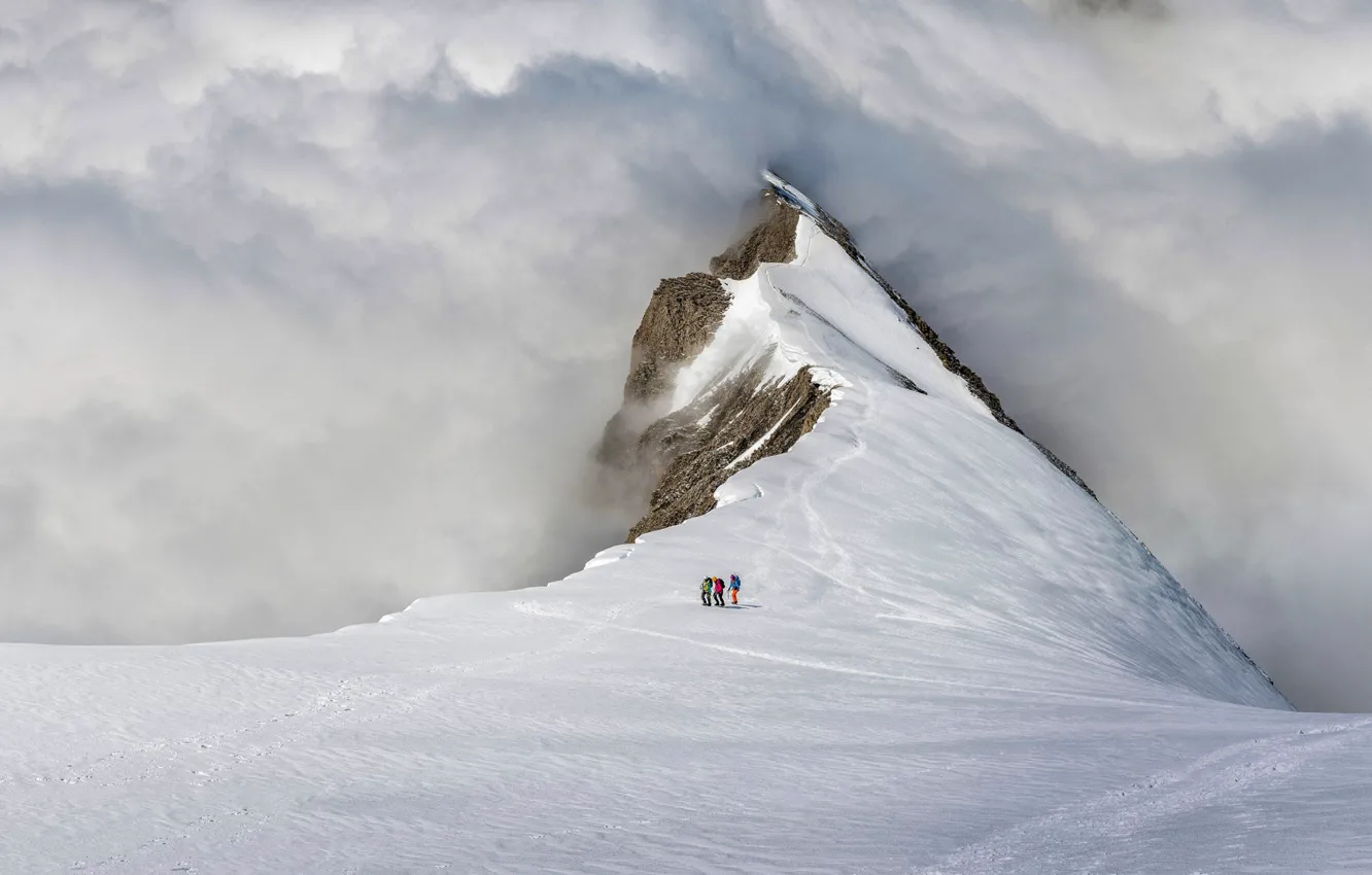 Фото обои снег, гора, Швейцария, альпинисты, Бернские Альпы, Балмхорн