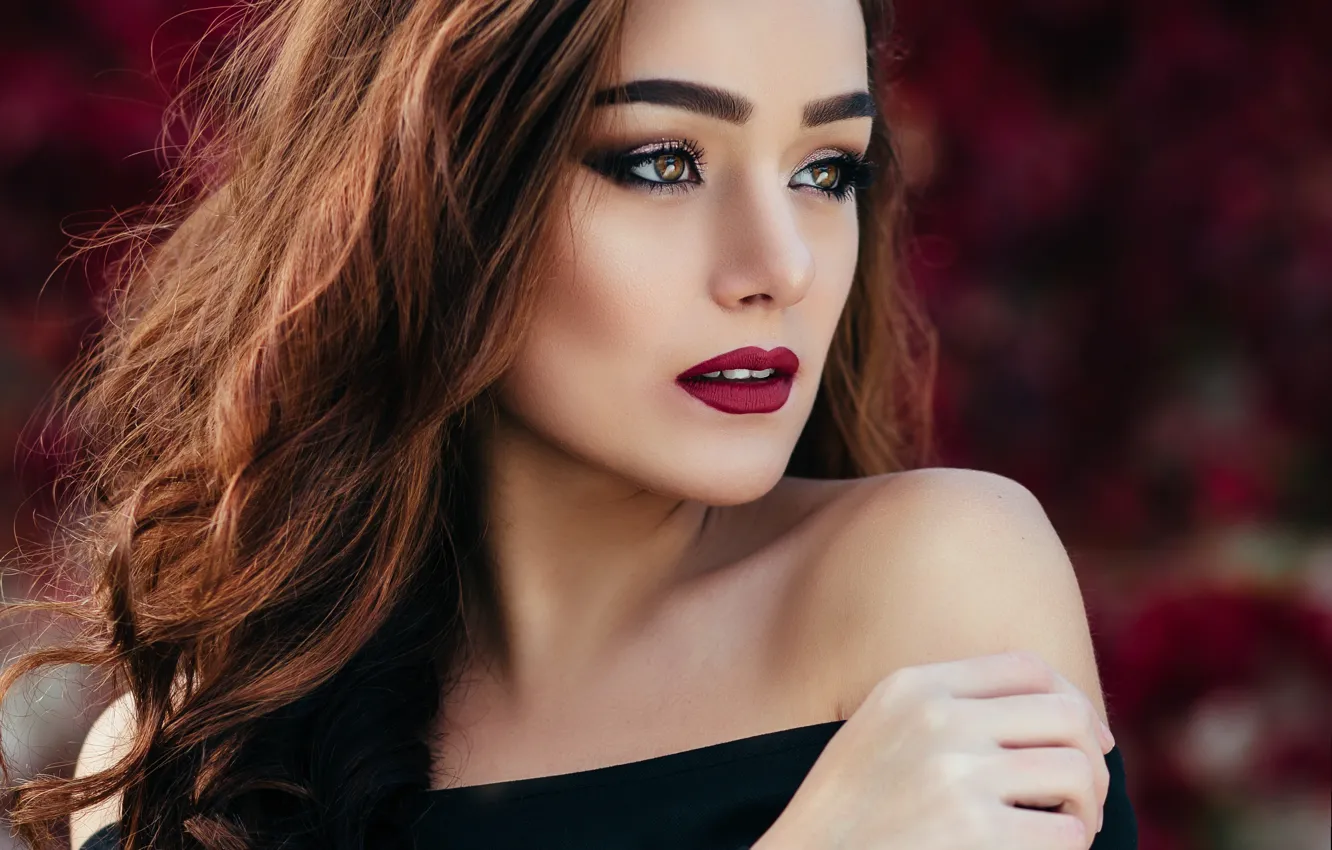 Фото обои взгляд, девушка, руки, макияж, brunette