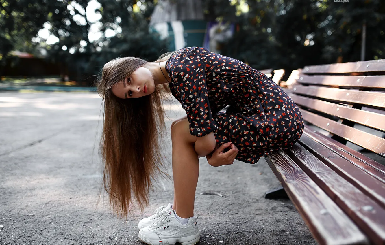 Фото обои платье, губки, скамья, MERNAEV