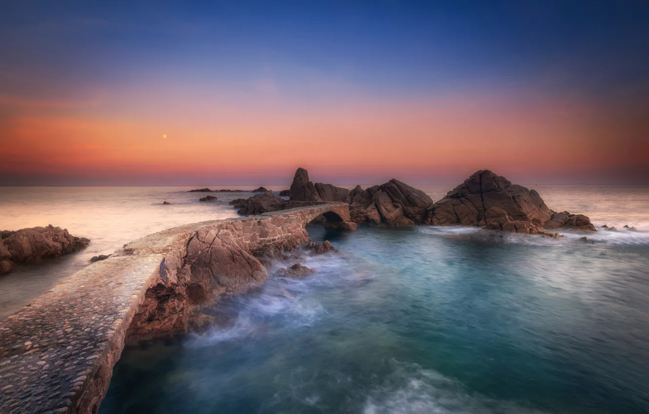 Фото обои море, небо, камни, скалы, пирс